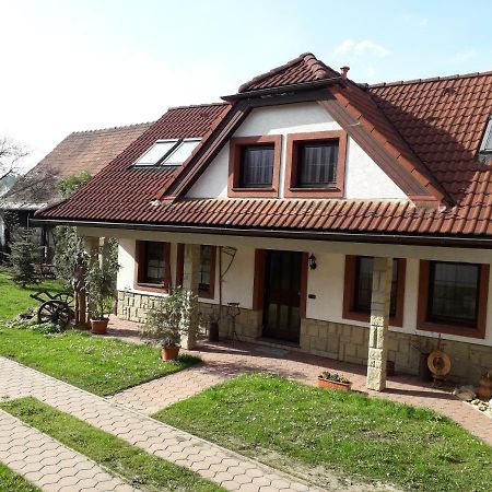 Apartman Kristina Ivachnova 49 Bešeňová Εξωτερικό φωτογραφία